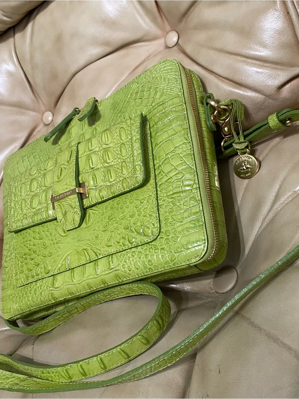 LKNW Brahmin iPad/Tablet Bag Built-in Wallet Organizer Crossbody Lime Melbourne - Picture 6 of 16